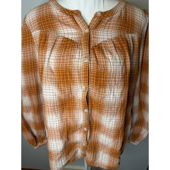 Universal Threads Orange Button-Up - Picture 2 of 5